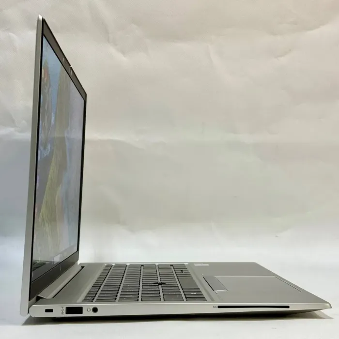 Ультрабук HP EliteBook 850 G7 / 15.6" (1920x1080) IPS / Intel Core i7-10610U (4 (8) ядра по 1.8 - 4.9 GHz) / 16 GB DDR4 / 512 GB SSD / Intel UHD Graphics / WebCam / Fingerprint / Windows 11 Pro б/в - зображення 5