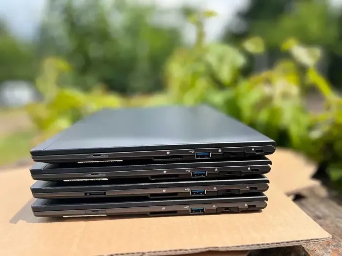 Ультрабук Fujitsu LifeBook U938 / 13.3" (1920x1080) IPS / Intel Core i5-8250U (4 (8) ядра по 1.6 - 3.4 GHz) / 8 GB DDR4 / 256 GB SSD / Intel UHD Graphics 620 / WebCam б/в - зображення 5