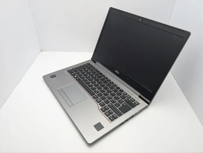 Ноутбук Fujitsu LifeBook U745 / 14" (1920x1080) IPS / Intel Core i7-5600U (2 (4) ядра по 2,6 - 3,2 ГГц) / 12 ГБ DDR3 / 120 ГБ SSD / Intel HD Graphics 5500 / Веб-камера / АКБ не тримає заряд б/в - зображення 7