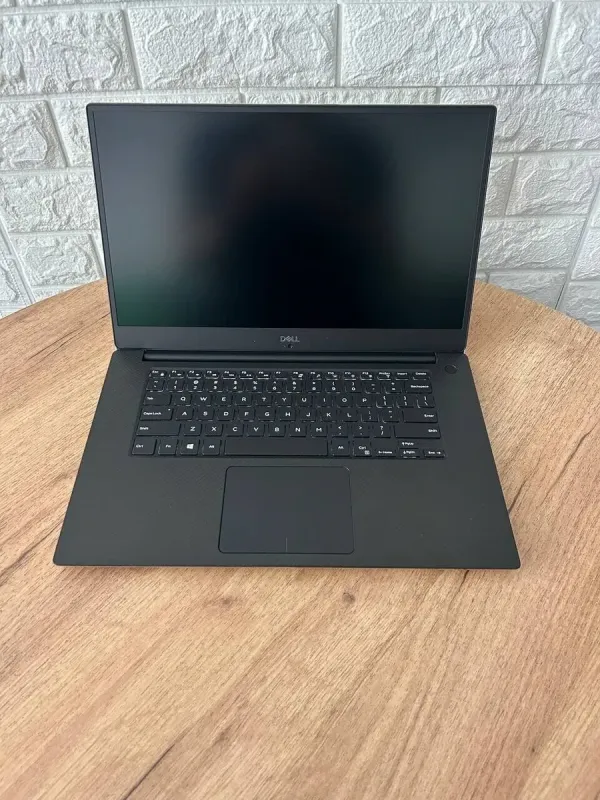 Мобільна робоча станція Б-клас Dell Precision 5530 / 15.6" (1920x1080) IPS / Intel Xeon E-2176M (6 (12) ядер по 2.7 - 4.4 GHz) / 16 GB DDR4 / 512 GB SSD / nVidia Quadro P1000, 4 GB GDDR5, 128-bit / WebCam б/в - зображення 3