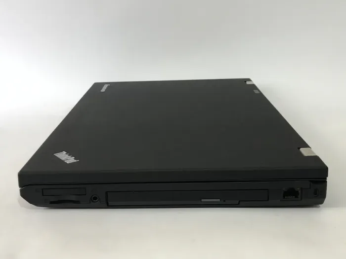 Ноутбук Lenovo ThinkPad T520i / 15.6" (1366x768) TN / Intel Core i3-2310M (2 (4) ядра по 2.1 GHz) / 4 GB DDR3 / 320 GB HDD / Intel HD Graphics 3000 / WebCam / DVD-ROM б/в - зображення 4