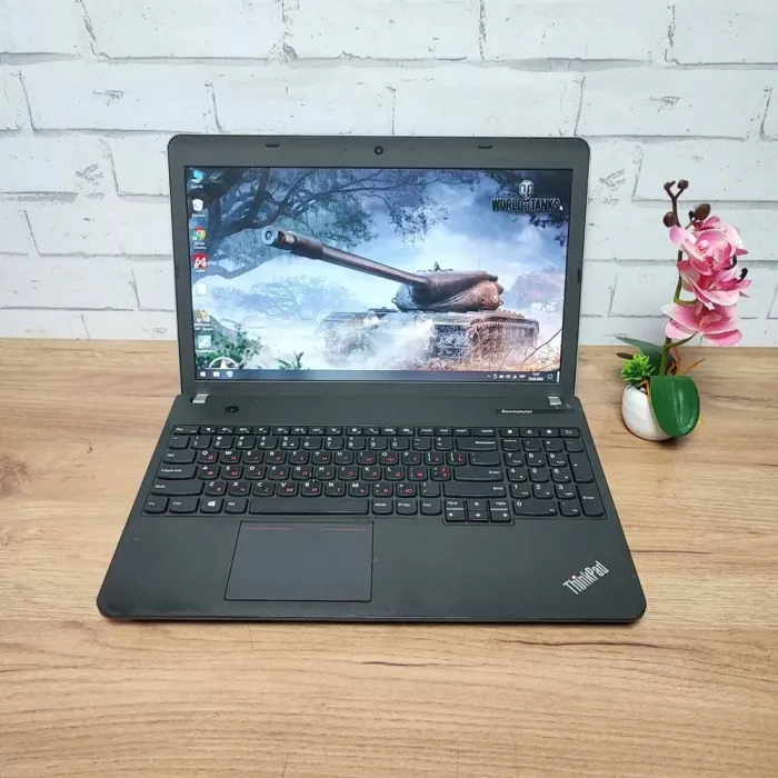 Ноутбук Lenovo ThinkPad E540 / 15.6" (1366x768) TN / Intel Core i3-4000M (2 (4) ядра по 2.4 GHz) / 8 GB DDR3 / 128 GB SSD / Intel HD Graphics 4600 / WebCam / DVD-ROM / HDMI б/в - зображення 2