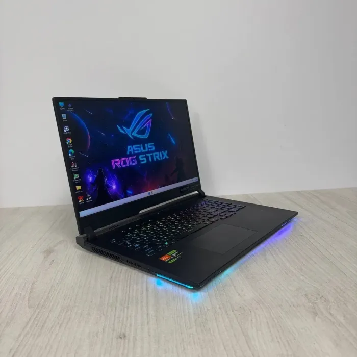 Ігровий ноутбук Б-класу Asus ROG Strix SCAR 17 G733PZV / 17.3" (2560x1440) IPS / AMD Ryzen 9 7945HX (16 (32) ядра по 2,5 - 5,4 ГГц) / 16 ГБ DDR5 / 512 ГБ SSD M.2 / nVidia GeForce RTX 4080, 12 ГБ GDDR6X, 192-bit / WebCam б/в - зображення 5