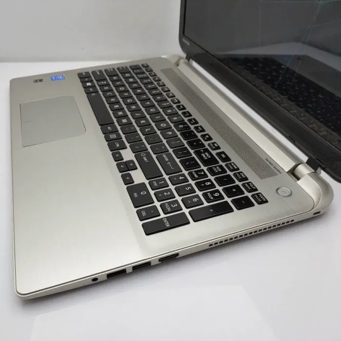 Ноутбук Б-клас Toshiba Satellite S55-B5258 / 15.6" TN / Core i7-4710HQ (4(8) ядра по 2.5-3.5GHz) / 8GB DDR3 / 240GB SSD / HD Graphics 4600 / WebCam / Win 10 Home б/в - зображення 5