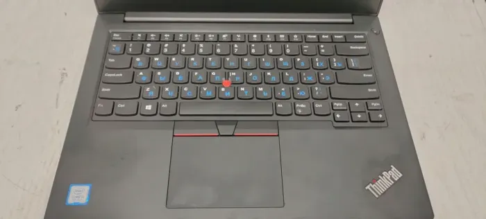 Ультрабук Lenovo ThinkPad E490 / 14" TN / Core i3-8145U (2(4) ядра по 2.1-3.9GHz) / 8GB DDR4 / 256GB SSD / UHD Graphics / WebCam б/в - зображення 3