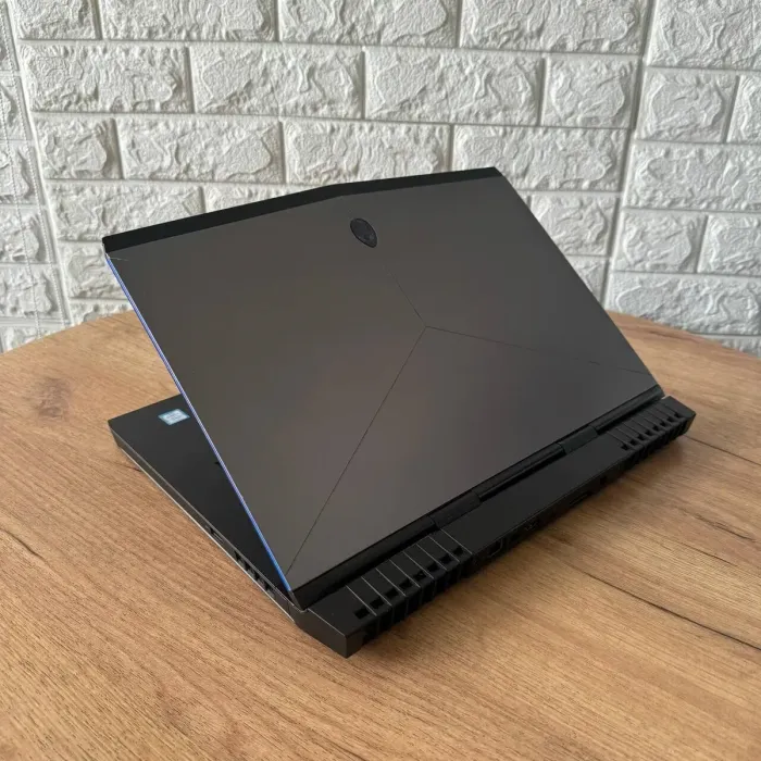 Ігровий ноутбук Б-клас Dell Alienware 15 R3 / 15.6" (1920x1080) IPS / Intel Core i5-6300HQ (4 ядра по 2.3 - 3.2 GHz) / 16 GB DDR4 / 128 GB SSD M.2 + 1000 GB HDD / nVidia GeForce GTX 1060, 6 GB GDDR5, 192-bit / WebCam б/в - зображення 6