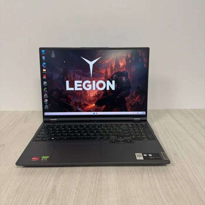 Ігровий ноутбук Б-класу Lenovo Legion 5 Pro 16ACH6H / 16" (2560x1600) IPS / AMD Ryzen 9 5900HX (8 (16) ядер по 3,3 - 4,6 ГГц) / 16 ГБ DDR4 / 512 ГБ SSD NVMe / nVidia GeForce RTX 3070, 8 ГБ GDDR6, 256-біт / Веб-камера б/в - зображення 2