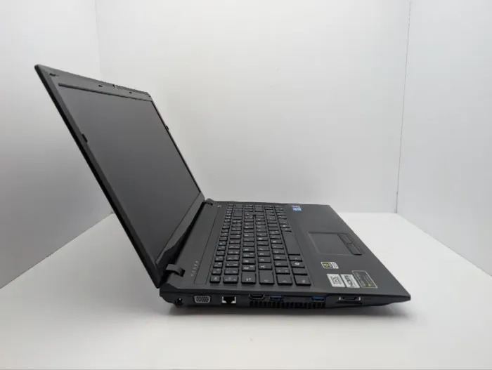 Ноутбук Terra Mobile 1547 / 15.6" (1366x768) TN / Intel Core i3-2350M (2 (4) ядра по 2.3 GHz) / 6 GB DDR3 / 250 GB HDD / nVidia GeForce GT 520M, 1 GB GDDR3, 64-bit / WebCam / DVD-ROM б/в - зображення 4