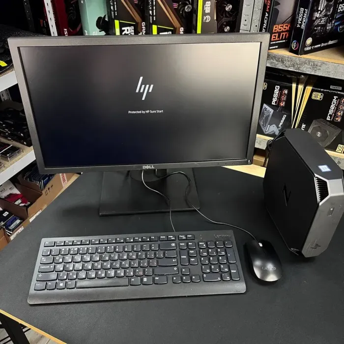 Комплект ПК: комп'ютер HP Z2 Mini G3 Workstation USFF / Intel Xeon E3-1225 v6 (4 ядра по 3.3 - 3.7 GHz) / 8 GB DDR4 / 256 GB SSD M.2 / Intel HD Graphics P630 + Монітор Dell E2216HF Black / 22" (1920x1080) TN / USB-Hub, VGA, DVI б/в - зображення 3