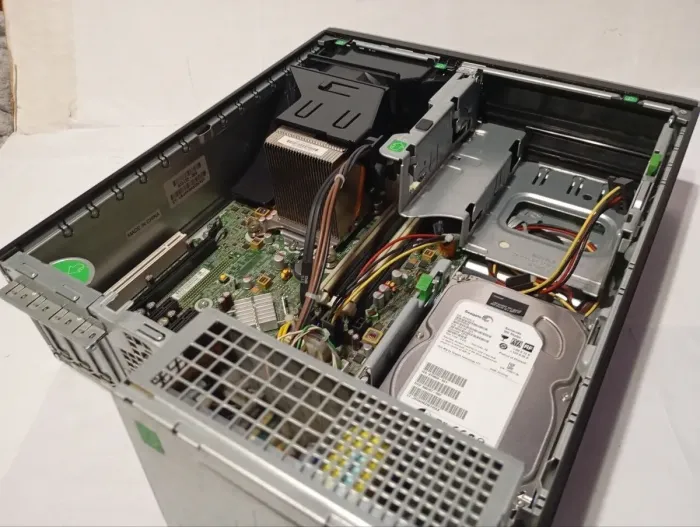 Комплект ПК Б-клас: HP Compaq Pro 6300 SFF / Intel Core i5-3470 (4 ядра по 3,2 - 3,6 ГГц) / 8 ГБ DDR3 / 500 ГБ HDD / Intel HD Graphics 2500 + Монітор LG Flatron E2242C-BN / 22" (1920x1080) TN / 1x VGA / VESA 75x75 б/в - зображення 6