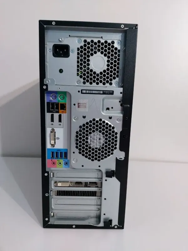 Робоча станція HP Z240 Workstation Tower / Intel Core i7-6700 (4 (8) ядра по 3.4 - 4.0 GHz) / 16 GB DDR4 / 256 GB SSD M.2 + 512 GB SSD / AMD Radeon RX 570, 4 GB GDDR5, 256-bit б/в - зображення 6