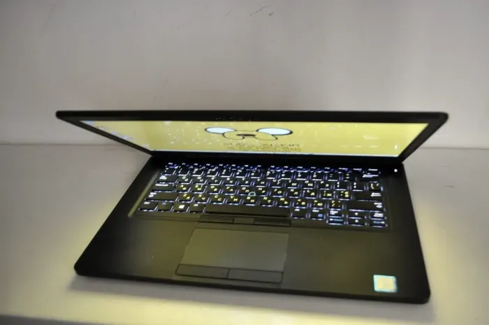 Ультрабук Б-клас Dell Latitude 5490 / 14" (1920x1080) IPS / Intel Core i5-8250U (4 (8) ядра по 1.6 - 3.4 GHz) / 16 GB DDR4 / 512 GB SSD / Intel HD Graphics 620 / WebCam / Windows 11 Pro б/в - зображення 6