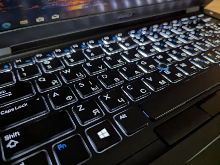 Ультрабук Б-клас Dell Latitude 5490 / 14" (1920x1080) IPS / Intel Core i5-8350U (4 (8) ядра по 1.7 - 3.6 GHz) / 16 GB DDR4 / 512 GB SSD / Intel UHD Graphics 620 / WebCam / Windows 10 б/в - зображення 7