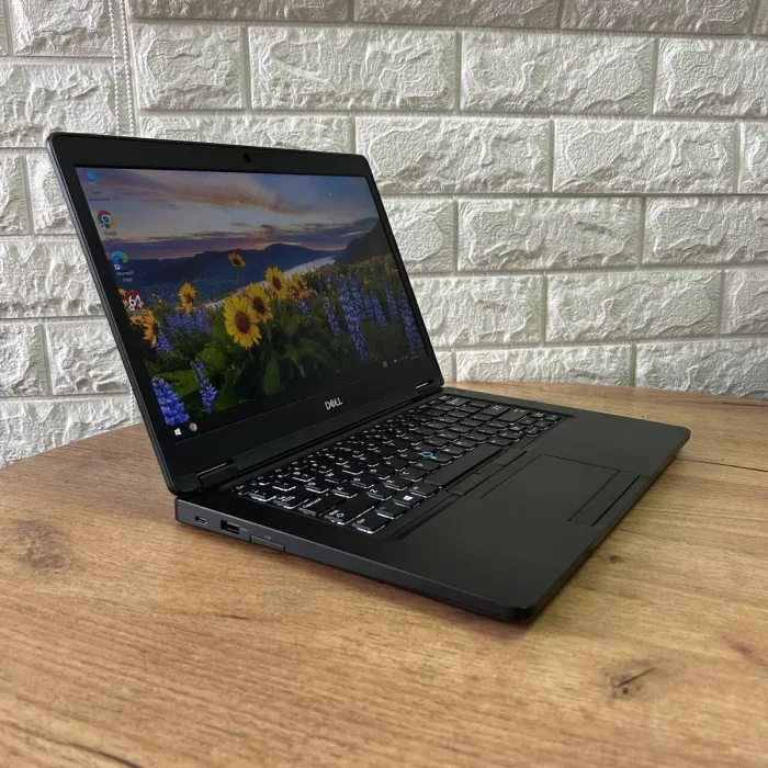 Ноутбук Б-клас Dell Latitude 5495 / 14" (1920x1080) IPS / AMD Ryzen 5 PRO 2500U (4 (8) ядра по 2.0 - 3.6 GHz) / 8 GB DDR4 / 480 GB SSD / AMD Radeon Vega 8 Graphics / WebCam б/в - зображення 4