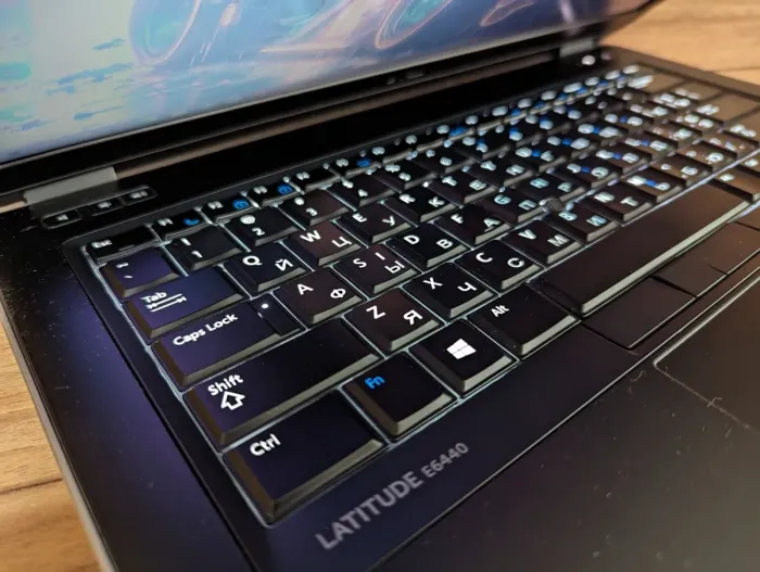 Ноутбук Dell Latitude E6440 / 14" (1600x900) TN / Intel Core i5-4300M (2 (4) ядра по 2.6 - 3.3 GHz) / 8 GB DDR3 / 240 GB SSD / Intel HD Graphic 4600 / WebCam / Windows 10 б/в - зображення 6