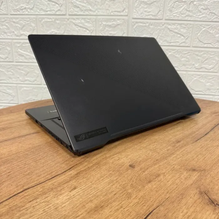 Ігровий ноутбук Б-клас Asus ROG Zephyrus G15 GA503QR / 15.6" (2560x1440) IPS / AMD Ryzen 9 5900HS (8 (16) ядер по 3.0 - 4.6 GHz) / 16 GB DDR4 / 1000 GB SSD / nVidia GeForce RTX 3070, 8 GB GDDR6, 256-bit б/в - зображення 6