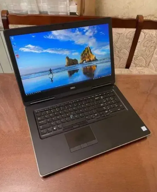 Робоча станція Dell Precision 7720 / 17,3" (1920x1080) Full HD IPS / Intel Xeon E3-1535M v5 (4 (8) ядра по 2,9 - 3,8 ГГц) / 16 ГБ DDR4 / 256 ГБ SSD / nVidia Quadro P3000, 6 ГБ GDDR5, 192-біт / WebCam HD б/в - зображення 2