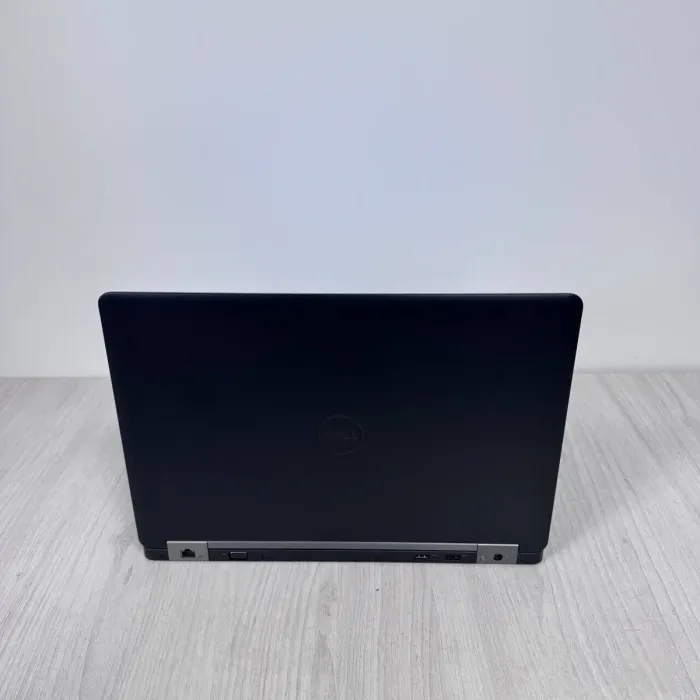 Ноутбук Dell Latitude E5570 / 15.6" (1366x768) TN / Intel Core i5-6300U (2 (4) ядра по 2.4 - 3.0 GHz) / 8 GB DDR4 / 128 GB SSD / Intel HD Graphics 520 / WebCam б/в - зображення 3