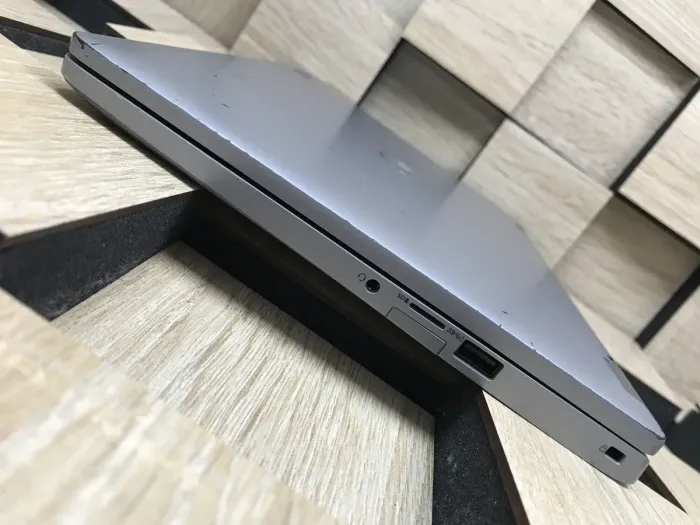 Ноутбук-трансформер Б-клас Dell Latitude 5310 2-in-1 / 13.3" (1920x1080) IPS Touch / Intel Core i5-10310U (4 (8) ядра по 1.7 - 4.4 GHz) / 8 GB DDR4 / 240 GB SSD M.2 / Intel UHD Graphics / WebCam / USB 3.2 / HDMI / Windows 10 б/в - зображення 6