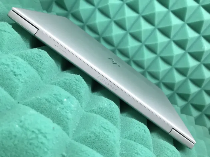 Ультрабук Б-клас HP EliteBook 830 G5 / 13.3" (1920x1080) IPS Touch / Intel Core i7-8650U (4 (8) ядра по 1.9 - 4.2 GHz) / 8 GB DDR4 / 256 GB SSD M.2 / Intel UHD Graphics 620 / WebCam / USB 3.1 / HDMI б/в - зображення 7