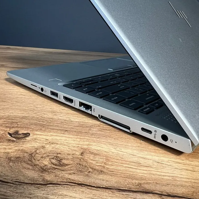 Ультрабук HP EliteBook 745 G6 / 14" (1920x1080) IPS Touch / AMD Ryzen 5 3500U (4 (8) ядра по 2.1 - 3.7 GHz) / 8 GB DDR4 / 256 GB SSD M.2 / AMD Radeon Vega 8 Graphics / WebCam б/в - зображення 9