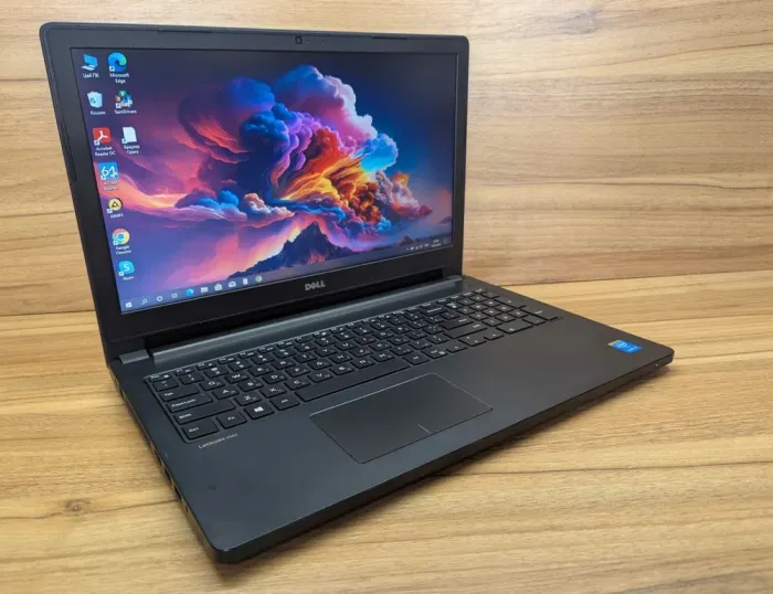 Ноутбук Б-клас Dell Latitude 3560 / 15.6" (1366x768) TN / Intel Core i5-5200U (2 (4) ядра по 2.2 - 2.7 GHz) / 8 GB DDR3 / 240 GB SSD / Intel HD Graphics 5500 / WebCam / Windows 10 б/в - зображення 4