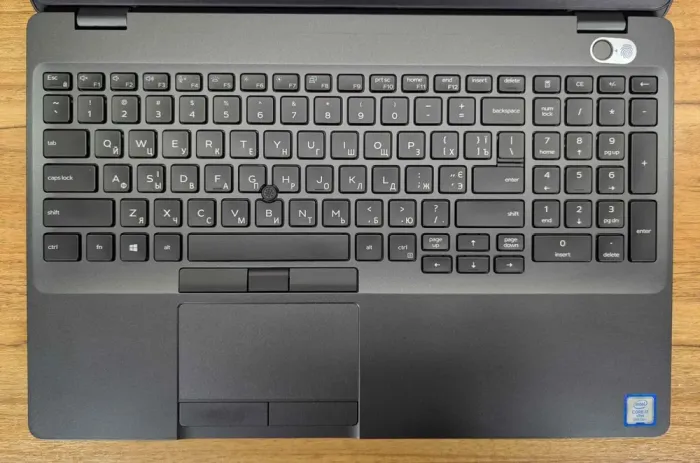 Мобільна робоча станція Dell Precision 3541 / 15,6" (1920x1080) IPS / Intel Core i7-9850H (6 (12) ядер по 2,6 - 4,6 ГГц) / 32 ГБ DDR4 / 512 ГБ SSD / nVidia Quadro P620, 4 ГБ GDDR5 128-bit / WebCam / TouchID / Windows 10 б/в - зображення 3