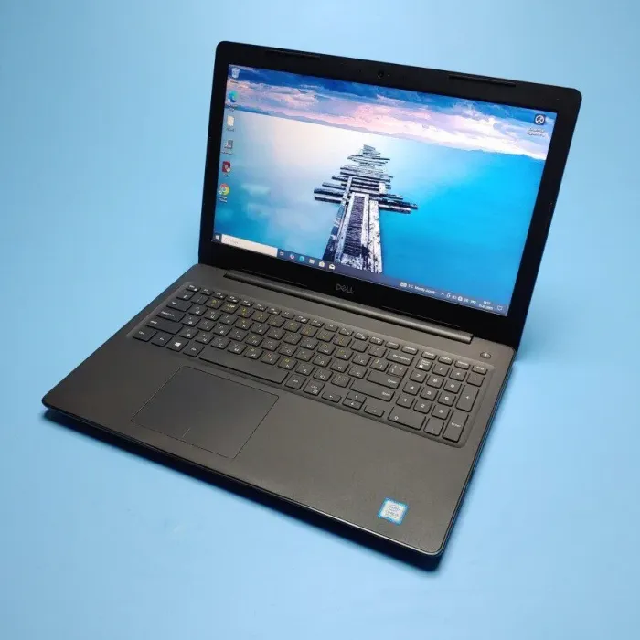 Ноутбук Б-клас Dell Latitude 3590 / 15.6" (1366x768) TN / Intel Core i5-8250U (4 (8) ядра по 1.6 - 3.4 GHz) / 8 GB DDR4 / 500 GB SSD / Intel UHD Graphics 620 / WebCam / Win 10 Pro б/в - зображення 2