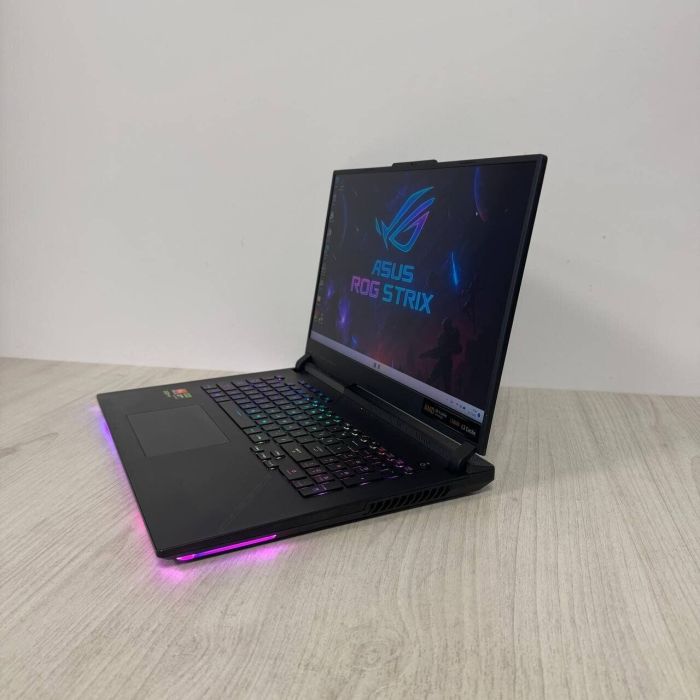 Ігровий ноутбук Б-класу Asus ROG Strix SCAR 17 G733PZV / 17.3" (2560x1440) IPS / AMD Ryzen 9 7945HX (16 (32) ядра по 2,5 - 5,4 ГГц) / 16 ГБ DDR5 / 512 ГБ SSD M.2 / nVidia GeForce RTX 4080, 12 ГБ GDDR6X, 192-bit / WebCam б/в - зображення 6