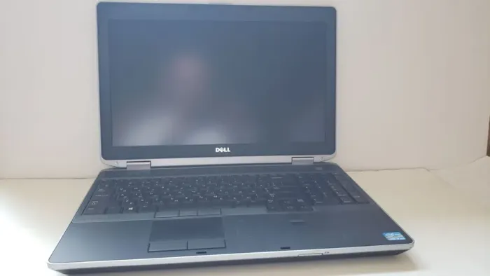 Ноутбук Dell Latitude E6530 / 15.6" (1920x1080) TN / Intel Core i7-3540M (2 (4) ядра по 3.0 - 3.7 GHz) / 8 GB DDR3 / 256 GB SSD / nVidia NVS 5200M, 1 GB DDR3, 64-bit / WebCam б/в - зображення 2