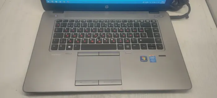 Ноутбук Б-клас HP EliteBook 850 G2 / 15.6" (1920x1080) TN / Intel Core i7-5600U (2 (4) ядра по 2.6 - 3.2 GHz) / 16 GB DDR3 / 1000 GB SSD / AMD Radeon R7 M260X, 1 GB GDDR5, 128-bit / WebCam б/в - зображення 4