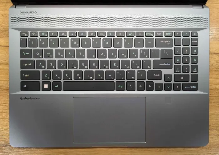 Мобільна робоча станція MSI Creator Pro Z16P / 16" (2560x1600) IPS / Intel Core i9-12900H (14 (20) ядер по 3,8 - 5,0 ГГц) / 64 ГБ DDR5 / 1000 ГБ SSD / nVidia RTX A5500, 16 ГБ GDDR6, 256-біт / WebCam / TouchID / Windows 11 б/в - зображення 3