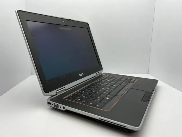 Ноутбук Dell Latitude E6420 / 14" (1600x900) TN / Intel Core i5-2540M (2 (4) ядра по 2.6 - 3.3 GHz) / 4 GB DDR3 / 250 GB HDD / Intel HD Graphics 3000 / WebCam б/в - зображення 3