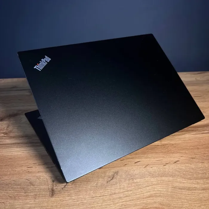 Ноутбук Lenovo ThinkPad E495 / 14" (1920x1080) IPS / AMD Ryzen 5 3500U (4 (8) ядра по 2.1 - 3.7 GHz) / 16 GB DDR4 / 256 GB SSD / AMD Radeon Vega 8 Graphics / WebCam б/в - зображення 9