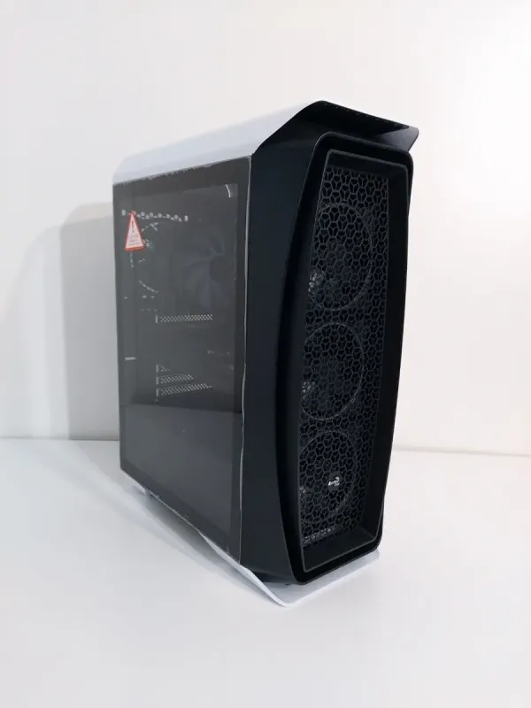 Ігровий ПК AeroCool Aero One Frost Tower / Intel Core i7-7700 (4 (8) ядер 3,6 - 4,2 ГГц) / 32 ГБ DDR4 / 512 ГБ SSD M.2 + 1000 ГБ HDD / AMD Radeon RX 5700 XT, 8 ГБ GDDR6, 256-біт / 650 Вт б/в - зображення 3