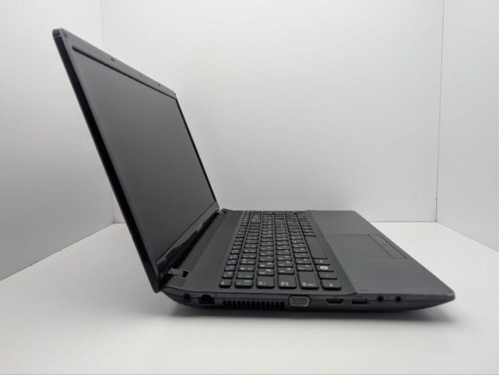 Ноутбук Samsung 305E5A / 15.6" (1366x768) TN / AMD A6-3400M (4 ядра по 1.4 - 2.3 GHz) / 6 GB DDR3 / 500 GB HDD / AMD Radeon HD 6520G Graphics / WebCam / DVD-ROM б/в - зображення 4