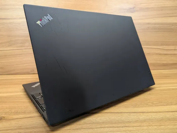 Ноутбук Lenovo ThinkPad T570 / 15.6" (1920x1080) IPS / Intel Core i7-6600U (2 (4) ядра по 2.6 - 3.4 GHz) / 8 GB DDR4 / 240 GB SSD / Intel HD Graphics 520 / WebCam / Fingerprint / Windows 10 б/в - зображення 7