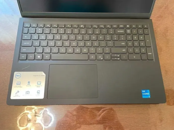 Ультрабук Dell Inspiron 15 3511 / 15.6" (1920x1080) IPS / Intel Core i5-1135G7 (4 (8) ядра по 2.4 - 4.2 GHz) / 8 GB DDR4 / 256 GB SSD / Intel Iris Xe Graphics / WebCam б/в - зображення 3