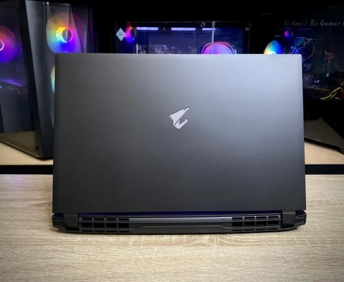 Ігровий ноутбук Gigabyte Aorus 5 / 15.6" (1920x1080) IPS / Intel Core i7-12800H (14 (20) ядер по 3.7 - 4.8 GHz) / 32 GB DDR4 / 1000 GB SSD / nVidia GeForce RTX 3070, 8 GB GDDR6, 256-bit / WebCam б/в - зображення 7