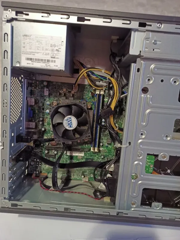 Комплект ПК: Lenovo ThinkCentre E73 Tower / Intel Core i3-4170 (2 (4) ядра по 3.7 GHz) / 8 GB DDR3 / 500 GB HDD / Intel HD Graphics 4400 / DVD-RW + Монітор  22" (1920x1080) IPS / 1x HDMI, 1x VGA, 1x Audio б/в - зображення 10