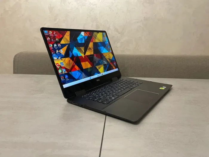 Ноутбук-трансформер Dell Inspiron 7586 2-in-1 / 15.6" (3840x2160) IPS Touch / Intel Core i7-8565U (4 (8) ядра по 1.8 - 4.6 GHz) / 16 GB DDR4 / 512 GB SSD M.2 / nVidia GeForce MX150, 2 GB GDDR5, 64-bit / WebCam б/в - зображення 7