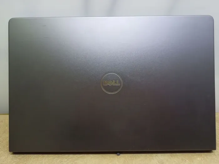 Ноутбук Б-клас Dell Vostro 5568 / 15.6" (1366x768) TN / Intel Core i7-7500U (2 (4) ядра по 2.7 - 3.5 GHz) / 16 GB DDR4 / 256 GB SSD / nVidia GeForce 940MX, 4 GB GDDR5, 64-bit / WebCam б/в - зображення 6