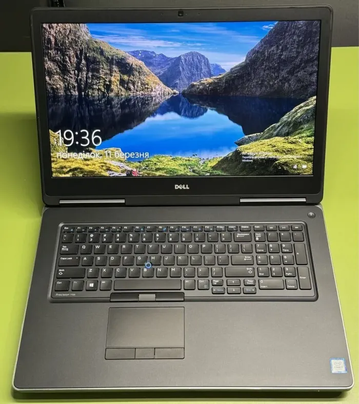 Мобільна робоча станція Dell Precision 7720 / 17.3" (3840x2160) IPS / Intel Core i7-7820HQ (4 (8) ядра по 2.9 - 3.9 GHz) / 64 GB DDR4 / 1000 GB SSD / nVidia Quadro P3000, 6 GB GDDR5, 192-bit / WebCam / Windows 10 б/в - зображення 2