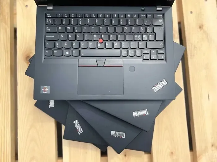 Ультрабук Lenovo ThinkPad X395 / 13.3" (1920x1080) IPS / AMD Ryzen 5 PRO 3500U (4 (8) ядра по 2.1 - 3.7 GHz) / 16 GB DDR4 / 256 GB SSD M.2 / AMD Radeon RX Vega 8 Graphics / WebCam / Windows 10 Pro б/в - зображення 3