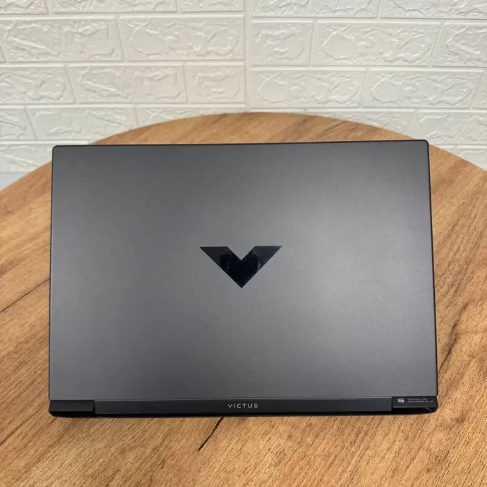 Ігровий ноутбук Б-клас HP Victus Gaming 16-s0075nr / 16.1" (1920x1080) IPS / AMD Ryzen 7 7840HS (8 (16) ядер по 3.8 - 5.1 GHz) / 16 GB DDR5 / 512 GB SSD NVMe / nVidia GeForce RTX 3050, 6 GB GDDR6, 96-bit / WebCam б/в - зображення 3