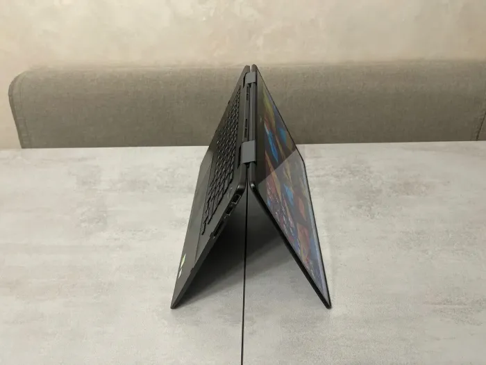 Ноутбук-трансформер Dell Inspiron 7586 2-in-1 / 15.6" (3840x2160) IPS Touch / Intel Core i7-8565U (4 (8) ядра по 1.8 - 4.6 GHz) / 16 GB DDR4 / 512 GB SSD M.2 / nVidia GeForce MX150, 2 GB GDDR5, 64-bit / WebCam б/в - зображення 3