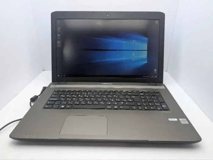 Ноутбук Medion Akoya E7225 / 17.3" (1600x900) TN / Intel Celeron N2840 (2 ядра по 2.16 - 2.58 GHz) / 8 GB DDR3 / 120 GB SSD / Intel HD Graphics / WebCam / DVD-ROM / АКБ не тримає б/в - зображення 2