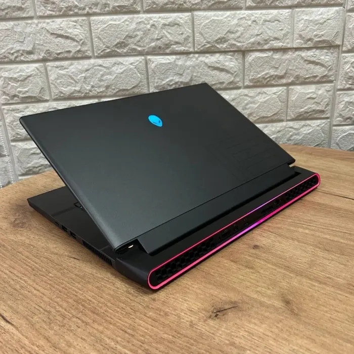 Ігровий ноутбук Б-клас Dell Alienware m15 R3 / 15.6" (1920x1080) IPS / Intel Core i7-10750H (6 (12) ядер по 2.6 - 5.0 GHz) / 16 GB DDR4 / 512 GB SSD / nVidia GeForce RTX 2060, 6 GB GDDR6, 192-bit / WebCam б/в - зображення 6