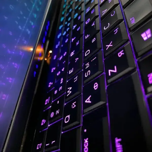 Ігровий ноутбук Dell Alienware 15 R3 / 15.6" (1920x1080) IPS / Intel Core i7-7700HQ (4 (8) ядра по 2.8 - 3.8 GHz) / 16 GB DDR4 / 512 GB SSD / nVidia GeForce GTX 1070, 8 GB GDDR5, 256-bit / WebCam / HDMI б/в - зображення 7