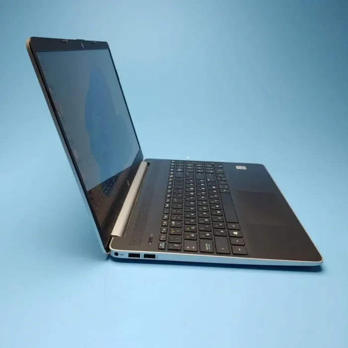 Ультрабук HP 15-dy1038ca / 15.6" (1366x768) TN / Intel Core i5-1135G7 (4 (8) ядра по 2.4 - 4.2 GHz) / 8 GB DDR4 / 512 GB SSD / Intel Iris Xe Graphics / WebCam / Win 11 Home б/в - зображення 3